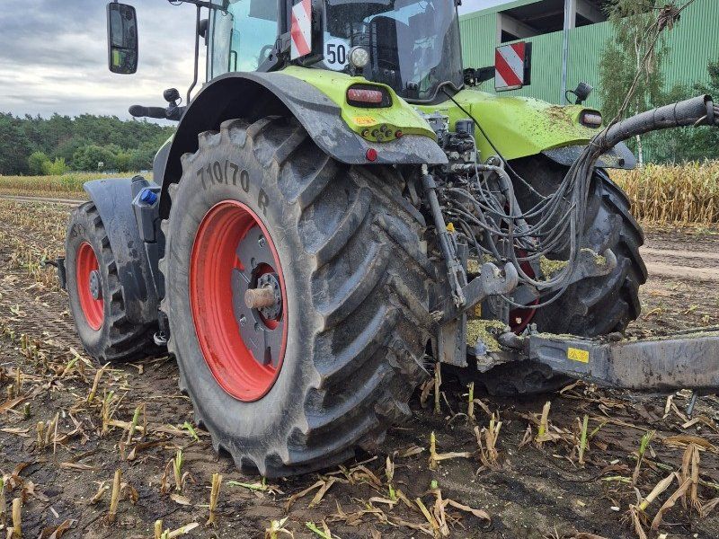 Claas Axion 870