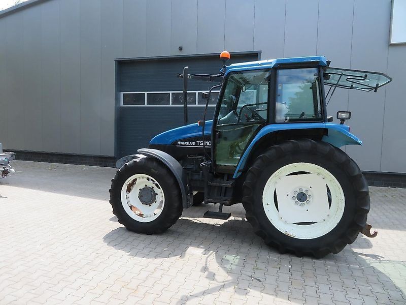 New Holland TS110