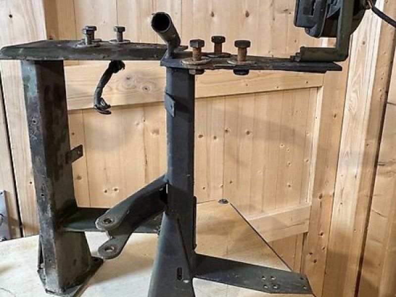 Mercedes-Benz Lampenträger Halter Scheinwerfer U1000-U2400 424 425 427