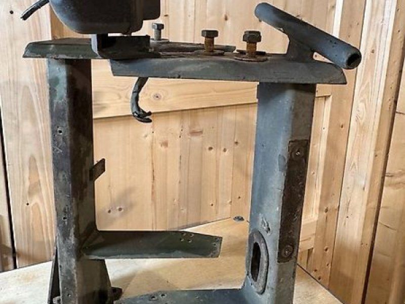 Mercedes-Benz Lampenträger Halter Scheinwerfer U1000-U2400 424 425 427