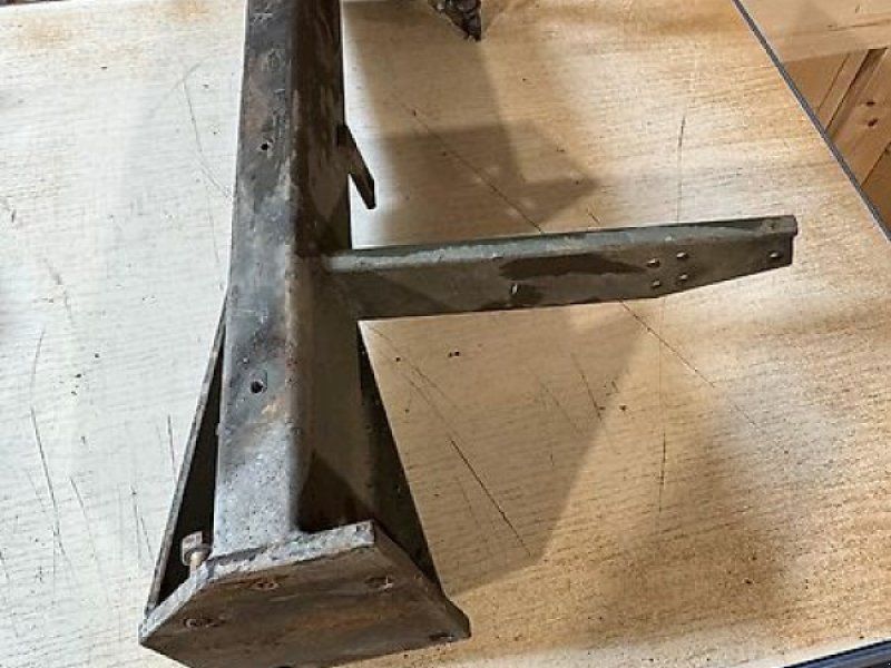 Mercedes-Benz Lampenträger Halter Scheinwerfer U1000-U2400 424 425 427