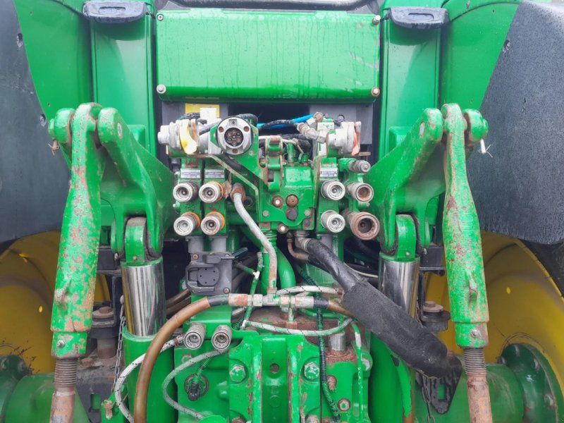 John Deere 7530