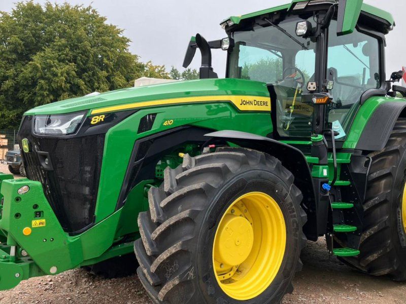 John Deere 8R410 Kun 50 timer. Ring til Ulrik for mere info på 40255544. Je