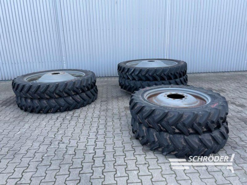 Deutz-Fahr PFLEGERÄDER 2X 320/85R38 / 4X 320/90 R54