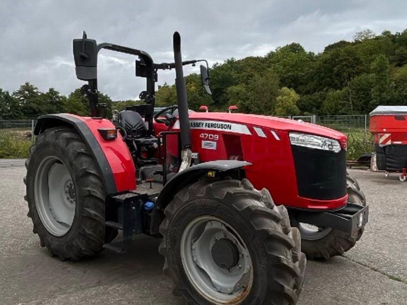 Massey Ferguson 4709
