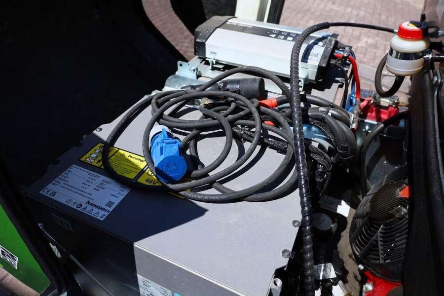 GiANT G2700E 100% Electric - Zero Emissions, Lithium-Iro