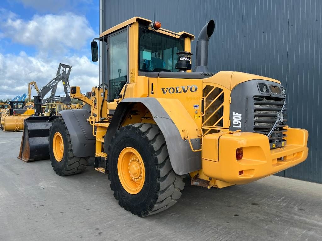 Volvo L90F