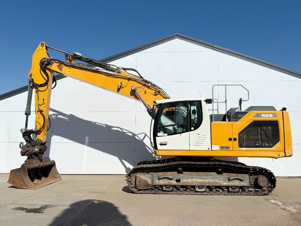 Liebherr R926NLC - Oilquick Tilting Bucket German Machine