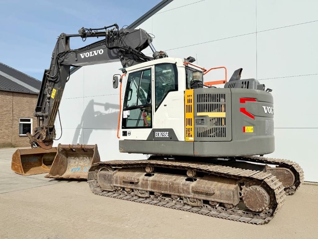 Volvo ECR235EL - Triple Boom / 2 Buckets Included