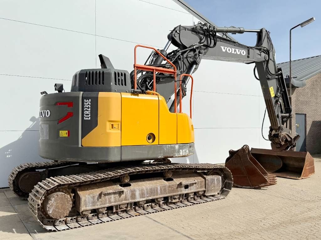 Volvo ECR235EL - Triple Boom / 2 Buckets Included