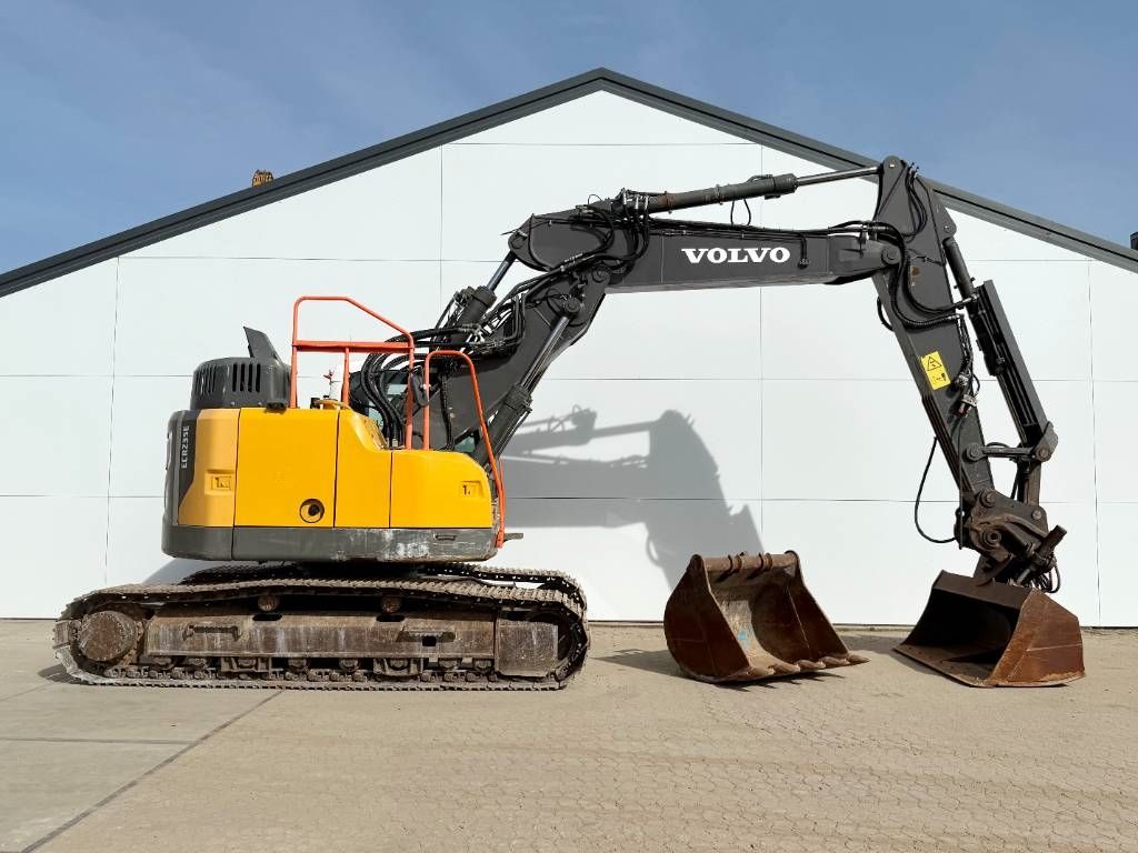 Volvo ECR235EL - Triple Boom / 2 Buckets Included