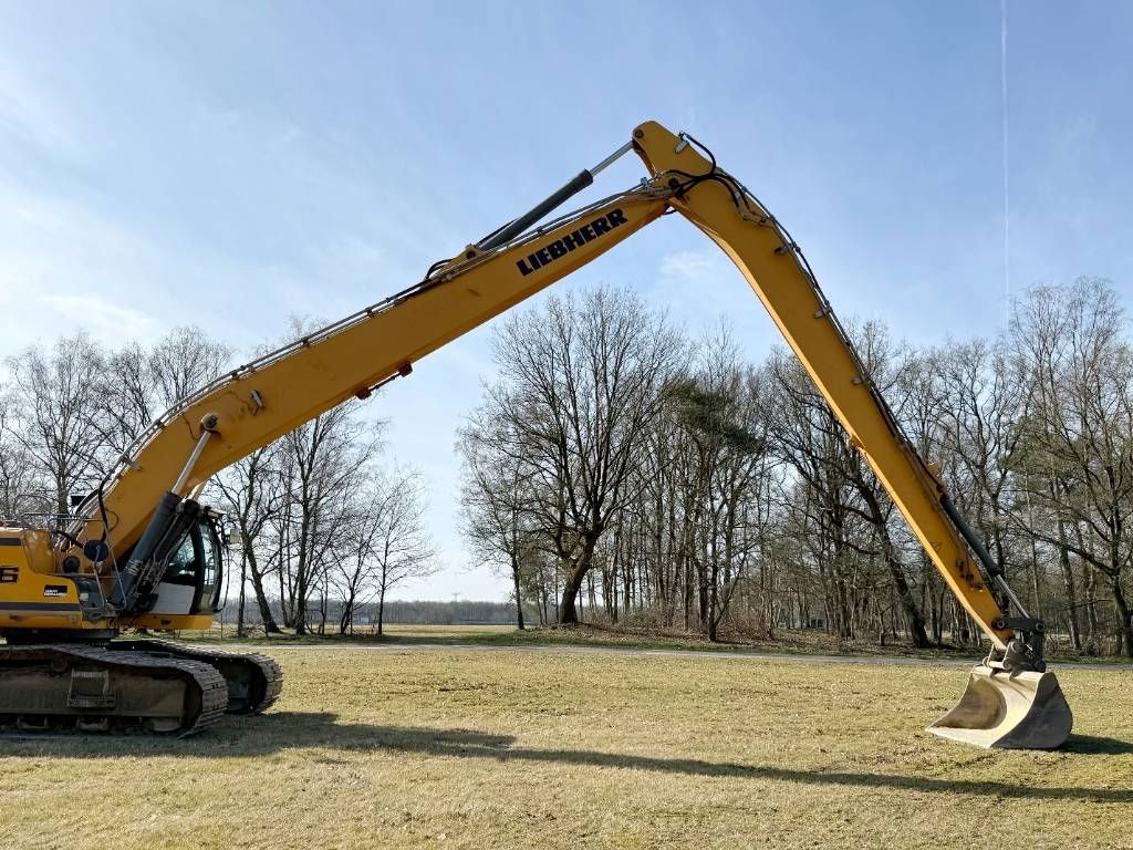 Liebherr R946 SHD - 20 Meter Long Reach / Dutch machine