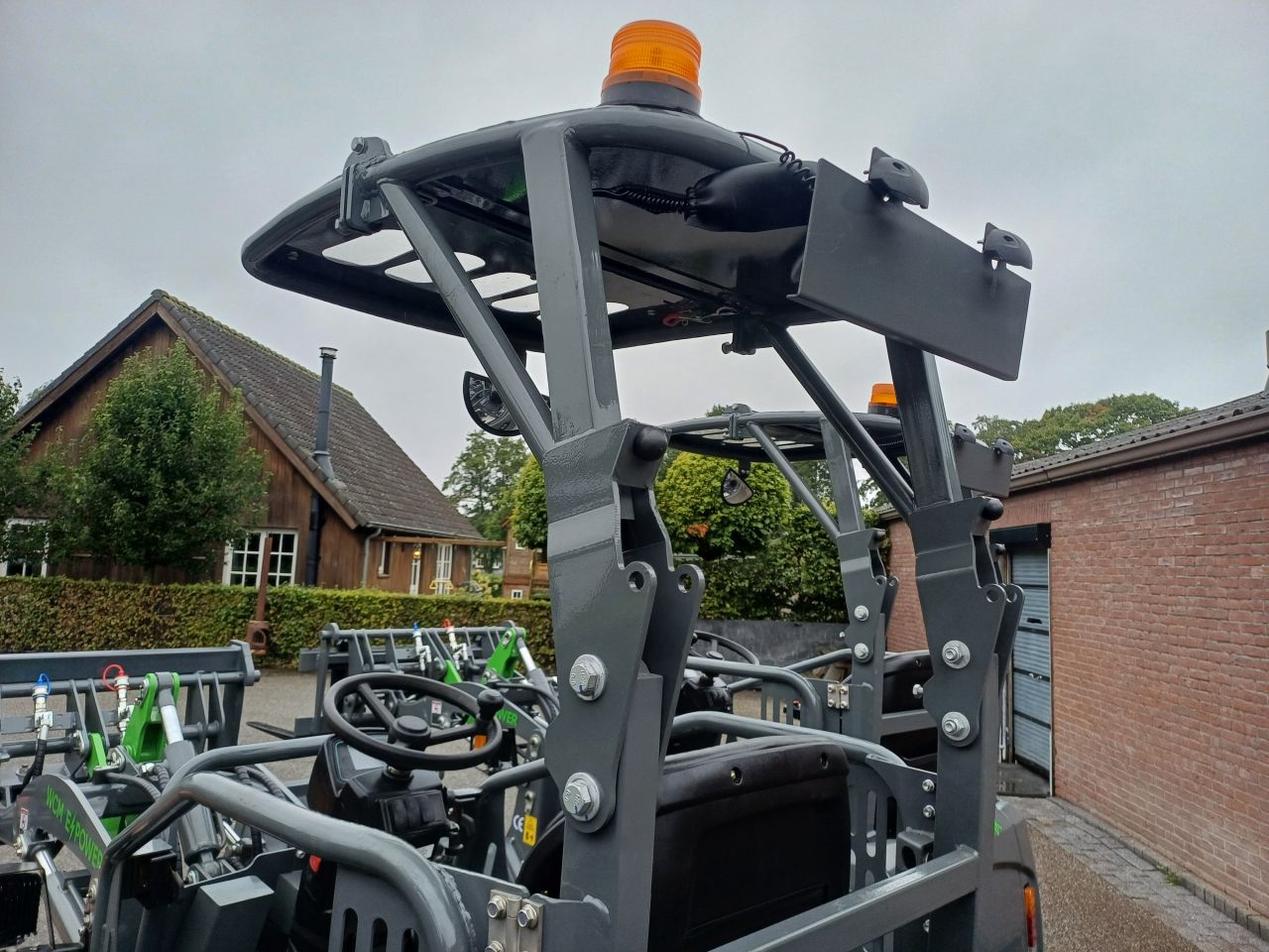 Elektrische mini shovel WCM l1580e