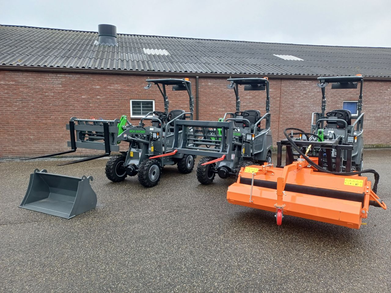 Elektrische mini shovel WCM l1580e
