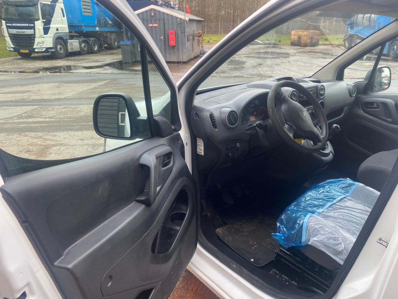 Peugeot Partner bestelbusje 2 zits