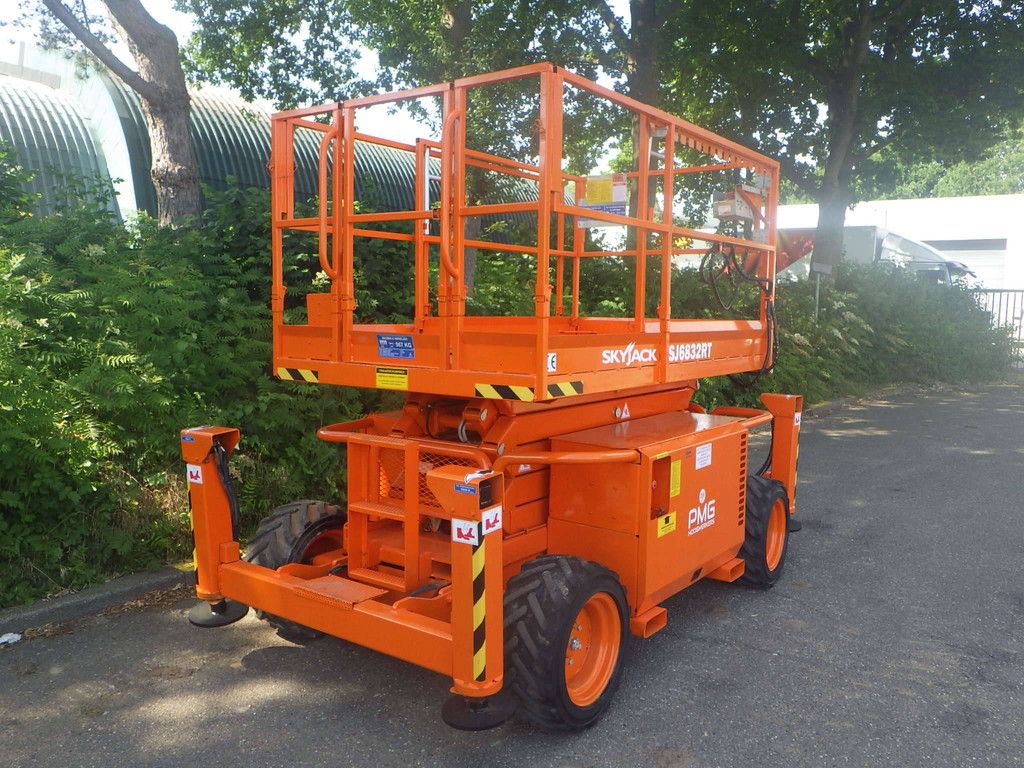 Scissor lift Skyjack SJ6832RT Diesel 11.75m 2016