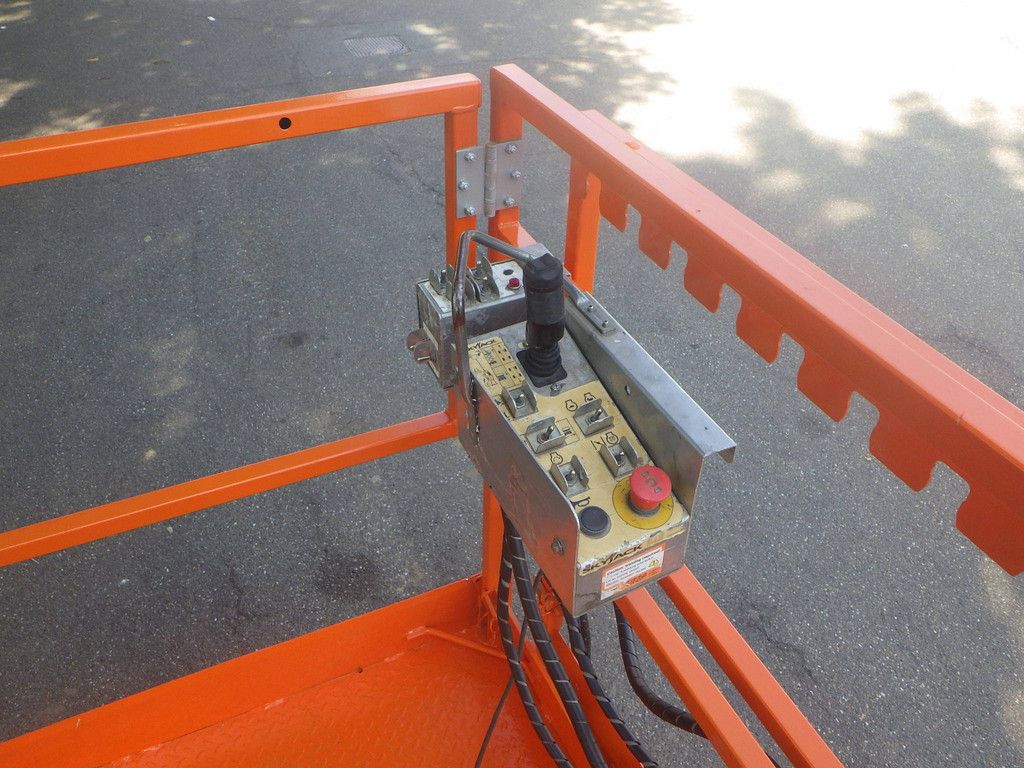 Scissor lift Skyjack SJ6832RT Diesel 11.75m 2016