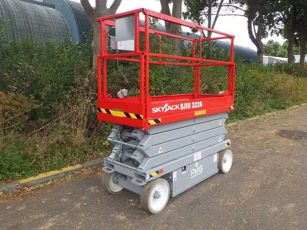 Scherenbühne Skyjack SJ3226 Elektro 9,92m 2011