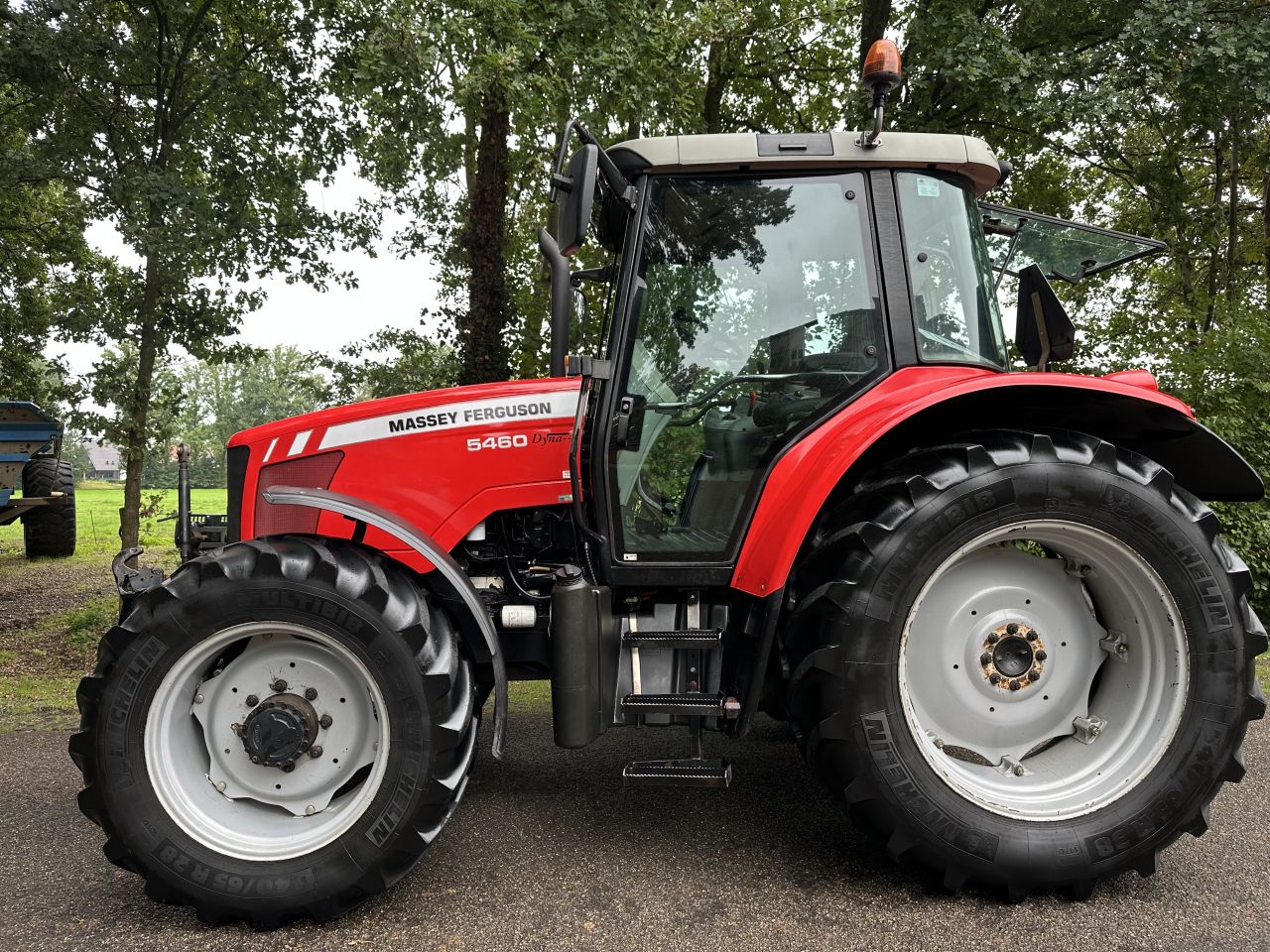 Massey Ferguson 5460 Dyna 4