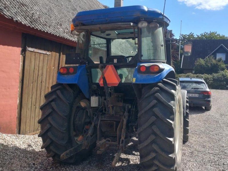 New Holland T 5.85