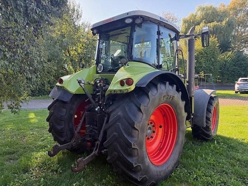 Claas Arion 640
