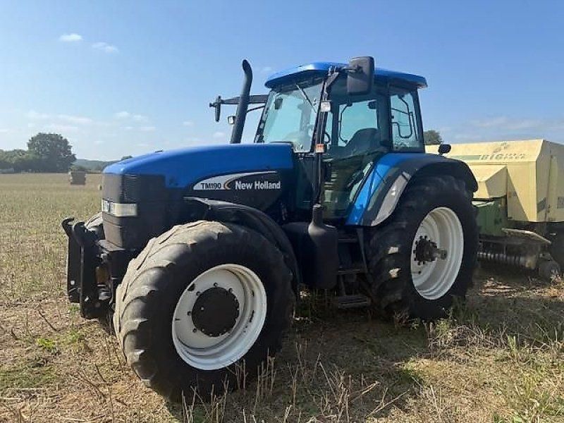 New Holland TM190