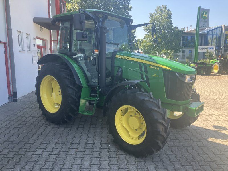John Deere 5090 M