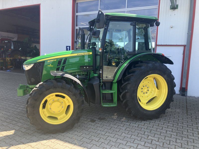 John Deere 5090 M