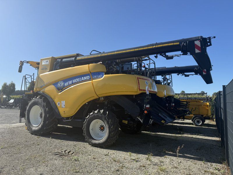 New Holland CR 7.90
