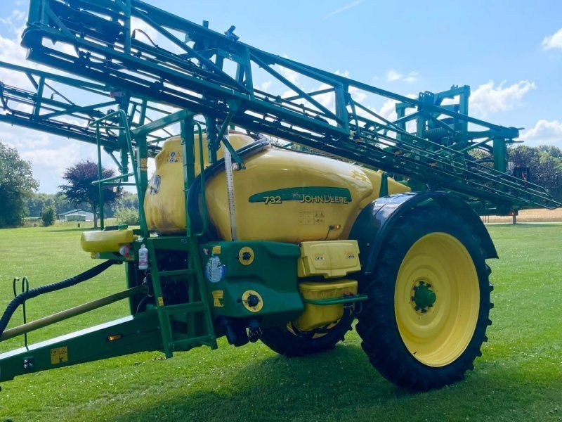 John Deere 732