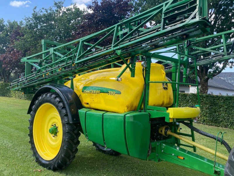 John Deere 732