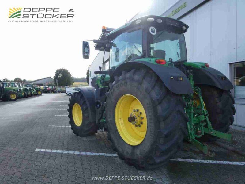 John Deere 6215R