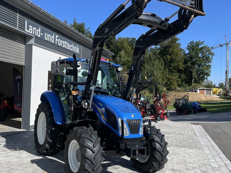 New Holland T4.55 mit Frontlader