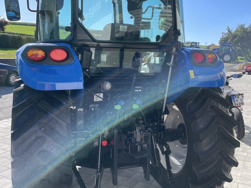 New Holland T4.55 mit Frontlader