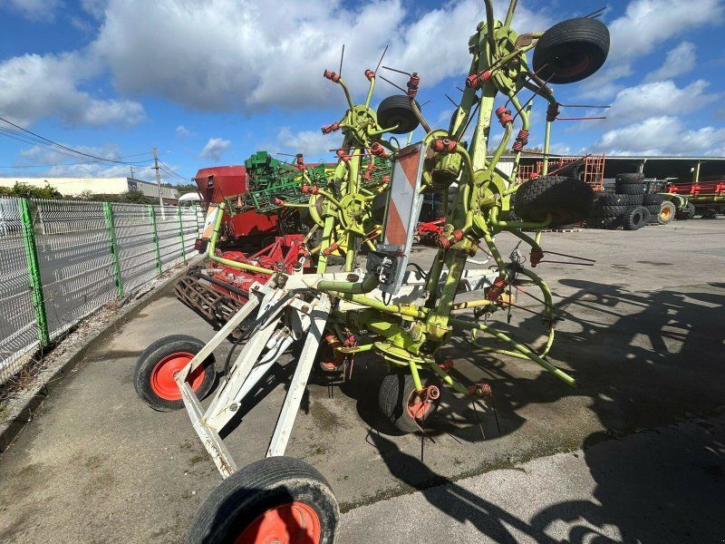 Claas FANEUSE VOLTO 870T