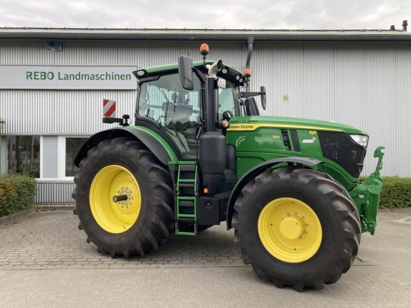 John Deere 6R 250