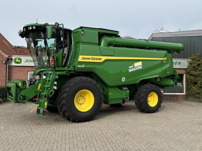 John Deere MÄHDRESCHER T5700 MY25