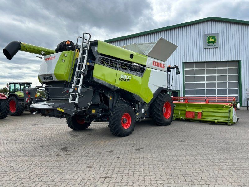 Claas Lion 6800 mit Vario 930 Schneidwerk