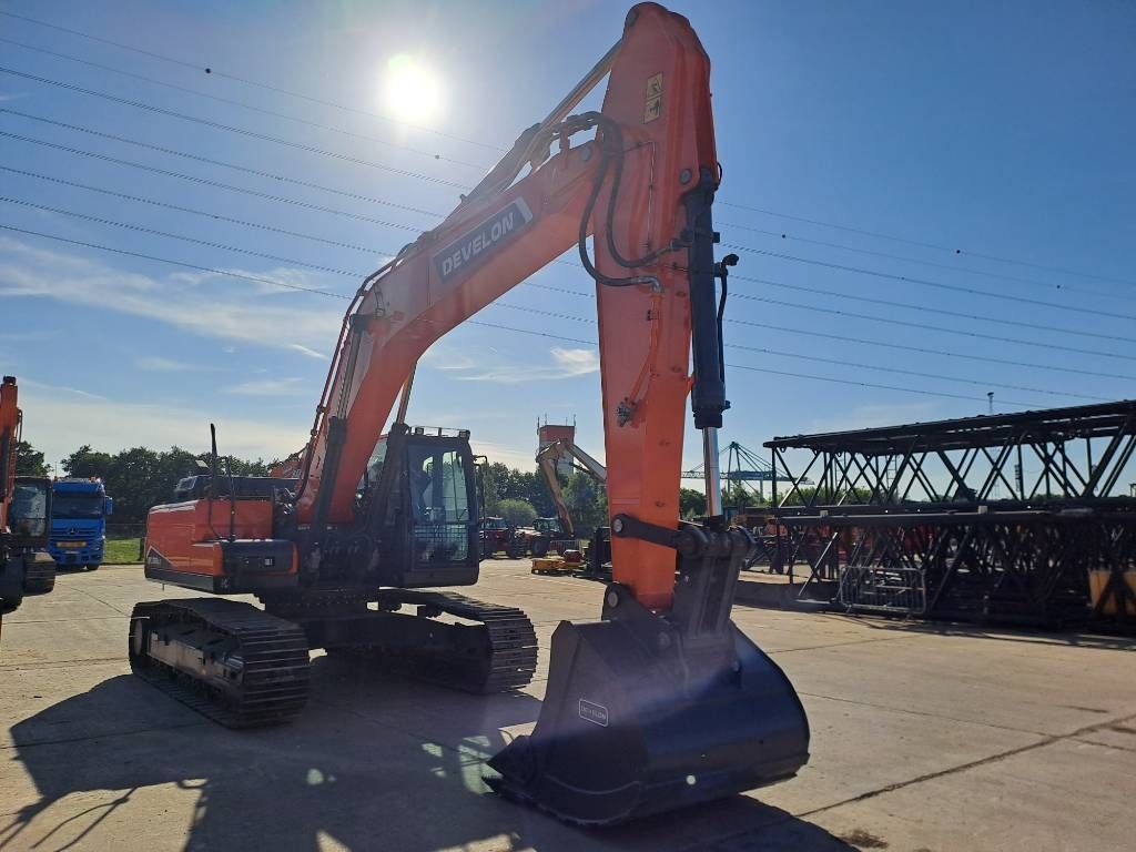 Doosan DX300LC-7M