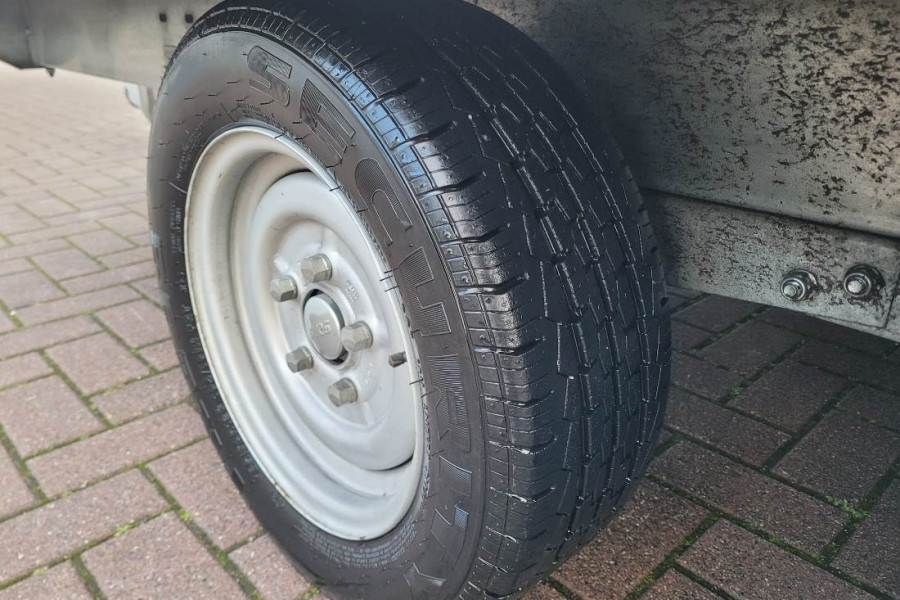 Saris C2700 2 Axel Trailer, Maximum payload: 2045 kg, In