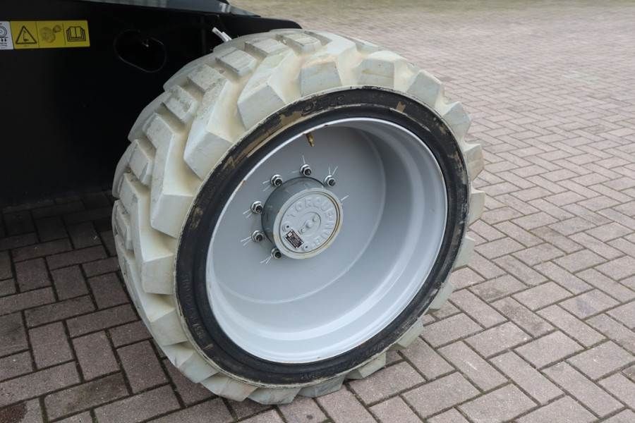 Genie Z60/37FE Valid Inspection, *Guarantee! Hybrid, 4x4