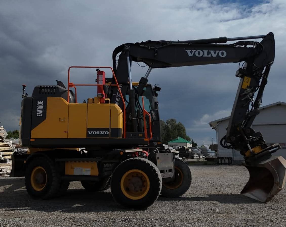 Volvo EW 160E + ENGCON+TIPPER TRAILER