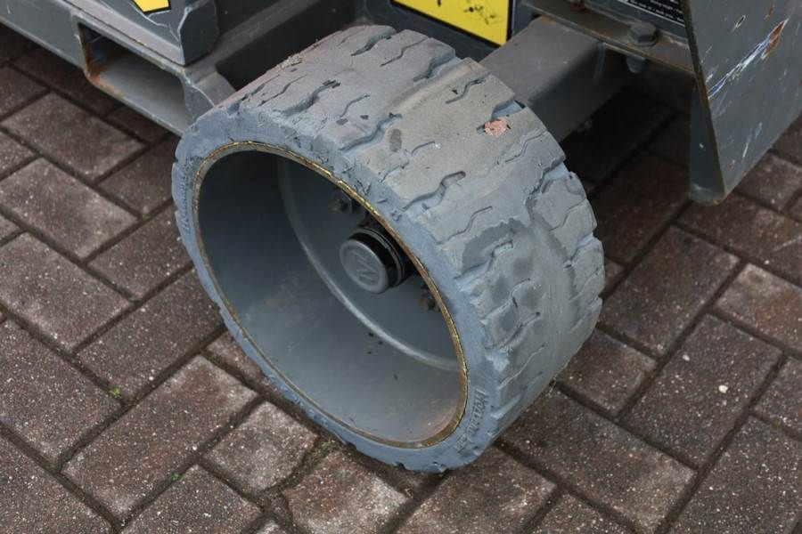 Holland Lift Ecostar HL-11812 Electric, 14m Working Height, 300