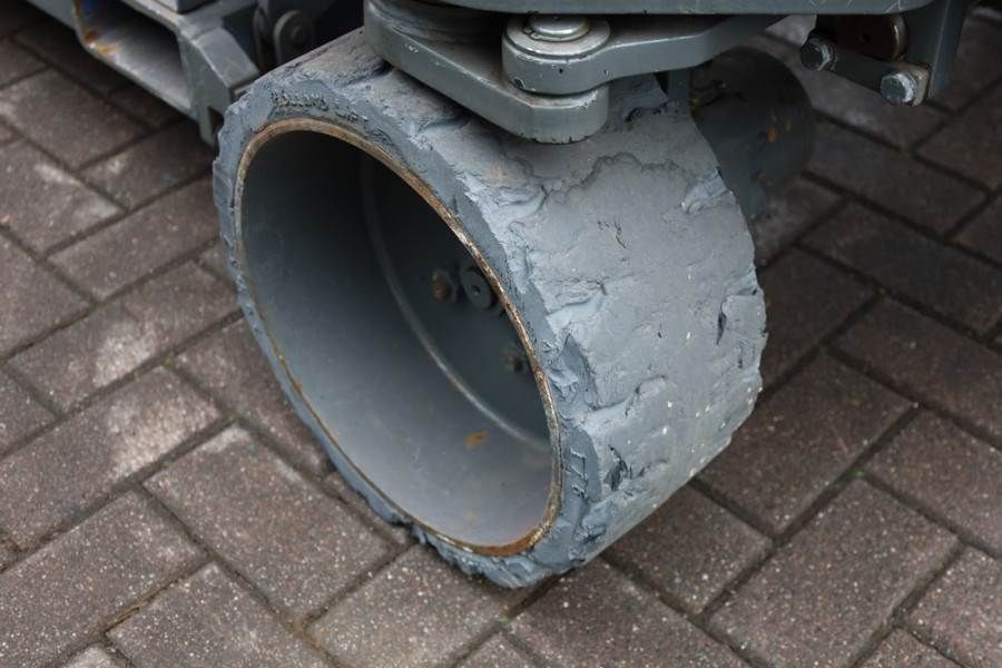 Holland Lift Ecostar HL-11812 Electric, 14m Working Height, 300