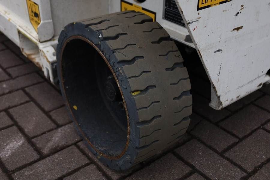 Holland Lift Ecostar HL-9710 Electric, 12m Working Height, 325k