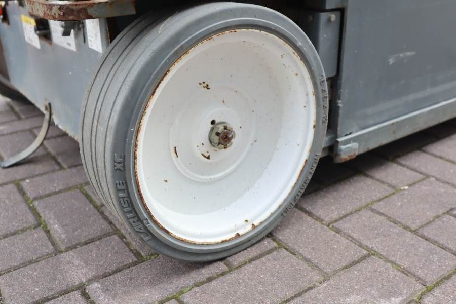 SkyJack SJ4626 ELECTRIC, 10M WORKING HEIGHT, 454KG CAPACIT