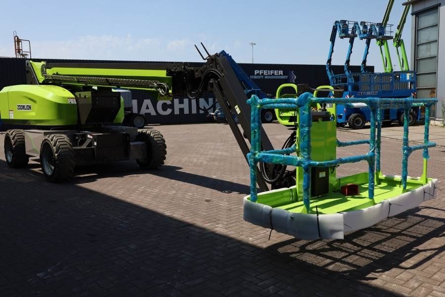 Zoomlion ZT22JE Fully Electric Lithium-Powered, 4x4 Rough T