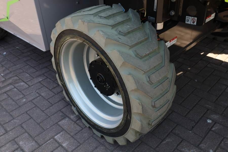Zoomlion ZT22JE Fully Electric Lithium-Powered, 4x4 Rough T
