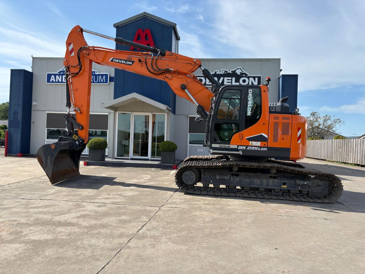 Develon DX235LCR-7
