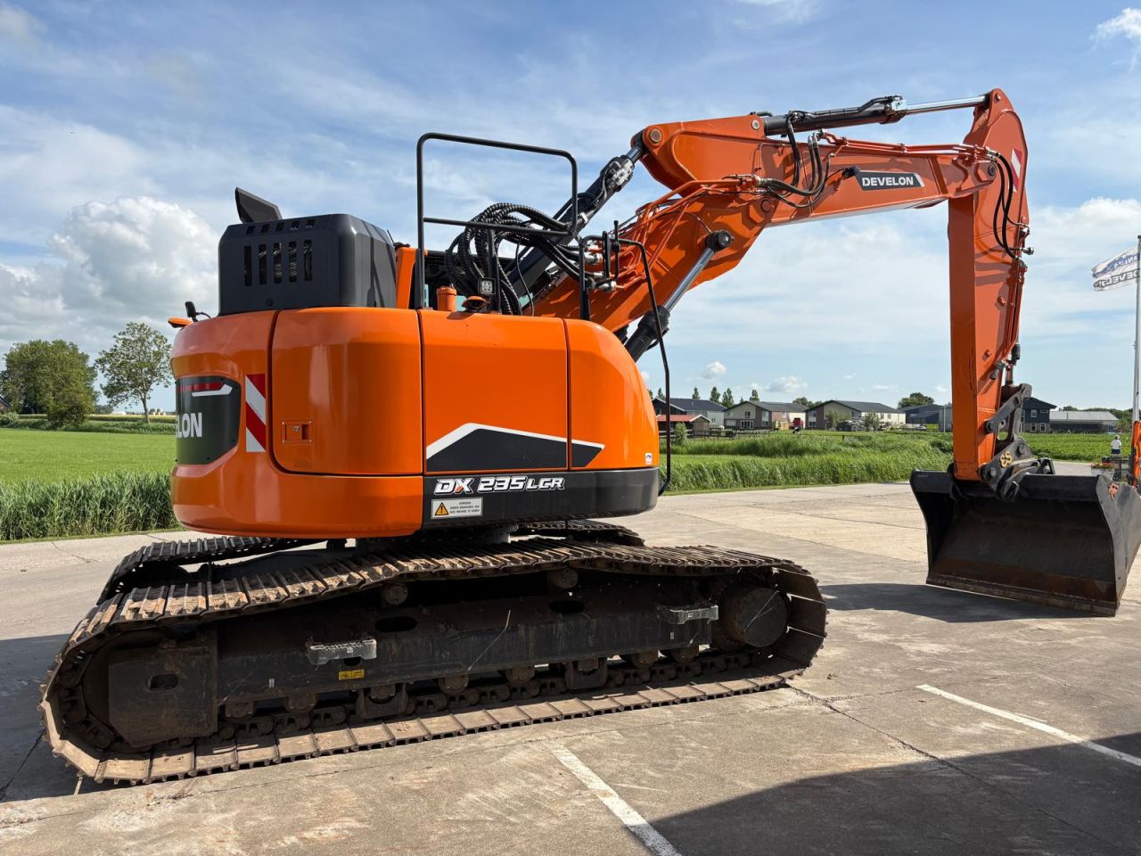 Develon DX235LCR-7